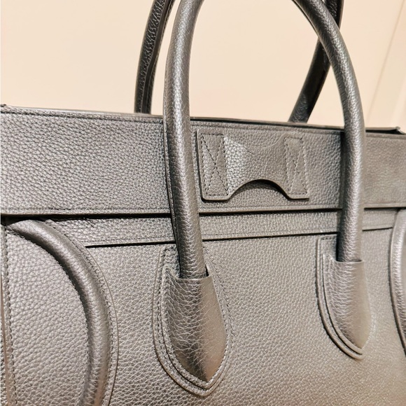 CELINE MICRO LUGGAGE HANDBAG IN DRUMMED CALFSKIN, BLACK WITH DUST BAG SHOWN - Picture 4 of 9